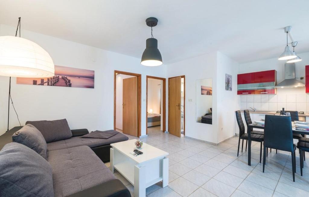 Holiday Home Lucija スベティ・フィリップ・イ・ヤコブ エクステリア 写真