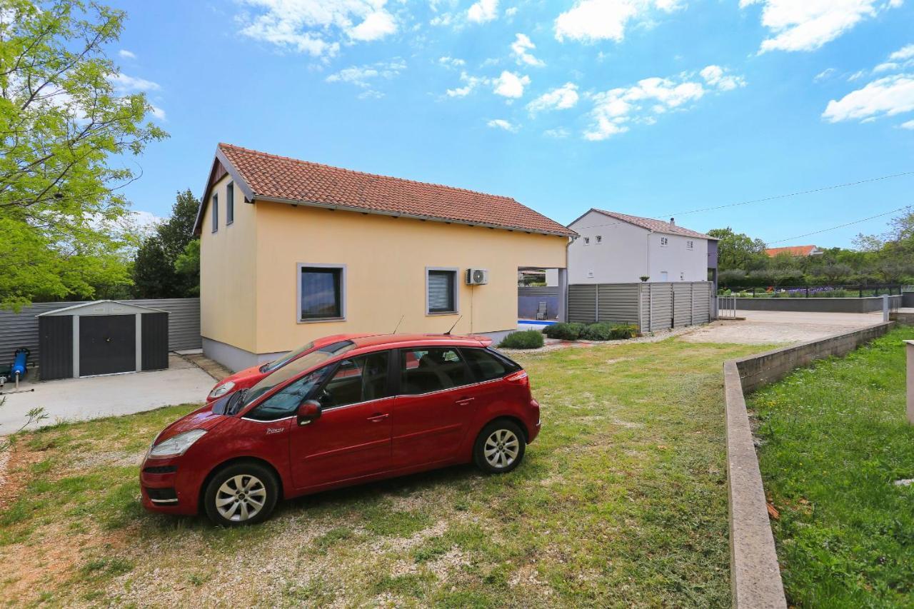 Holiday Home Lucija スベティ・フィリップ・イ・ヤコブ エクステリア 写真